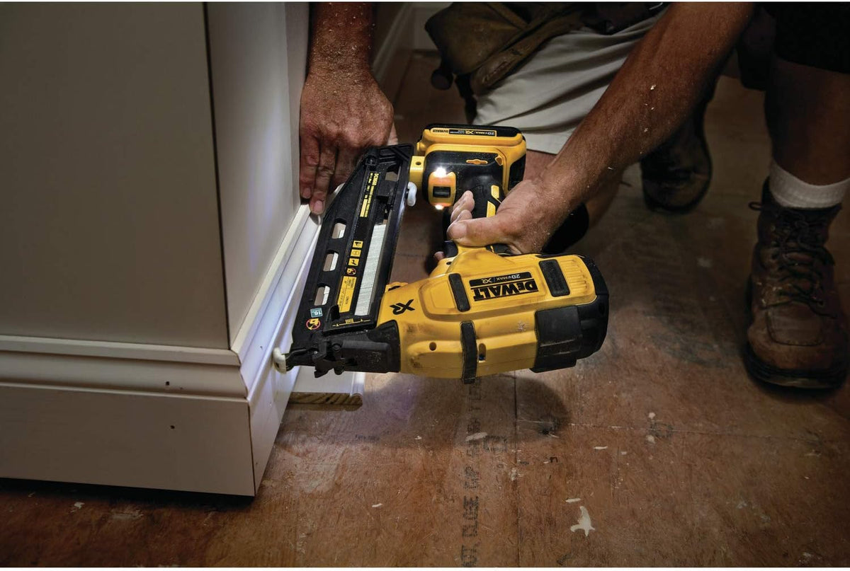 20V MAX XR Angled 16GA Finish Nailer C582