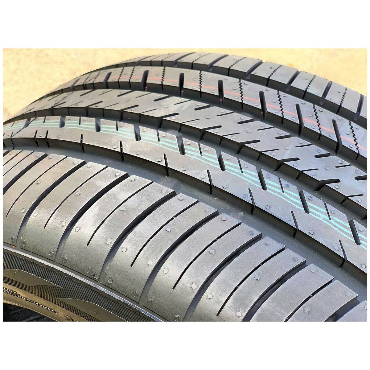 285/45R19 111W XL High Performance All Season Tire U8076