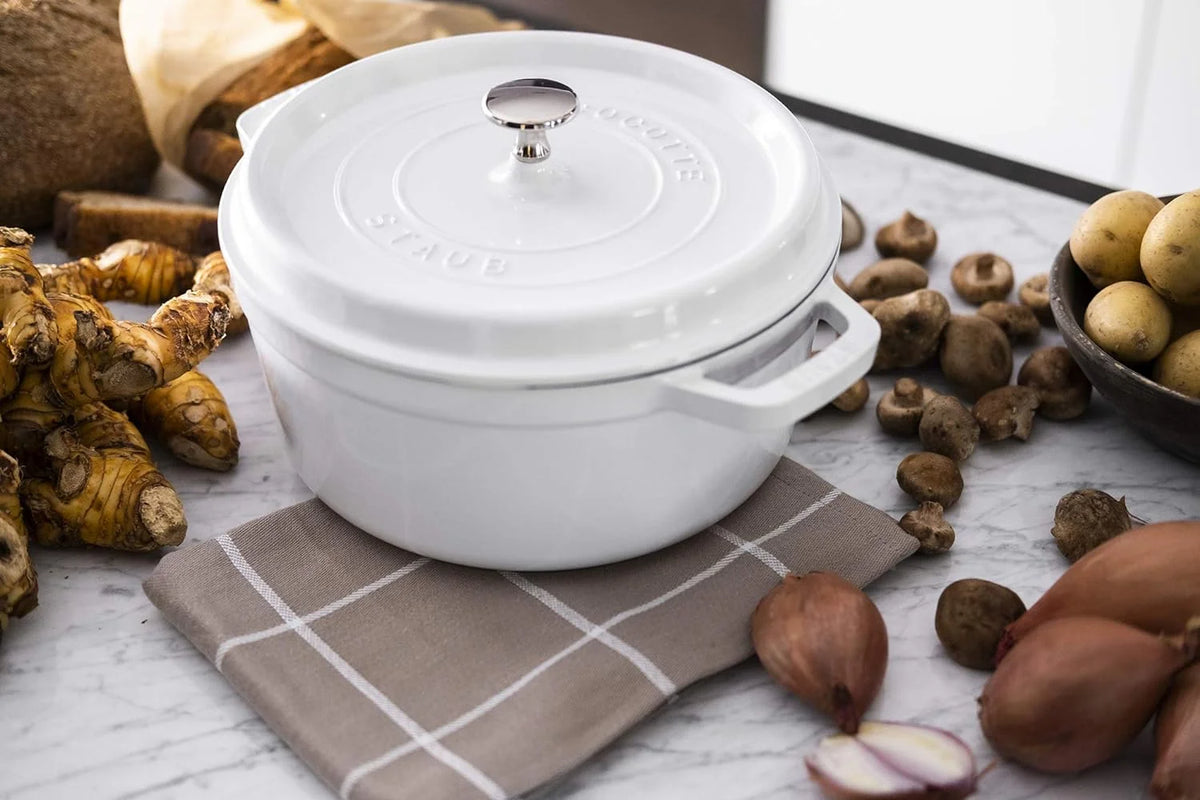 Cast Iron Dutch Oven 4-Qt Round Cocotte White D2787