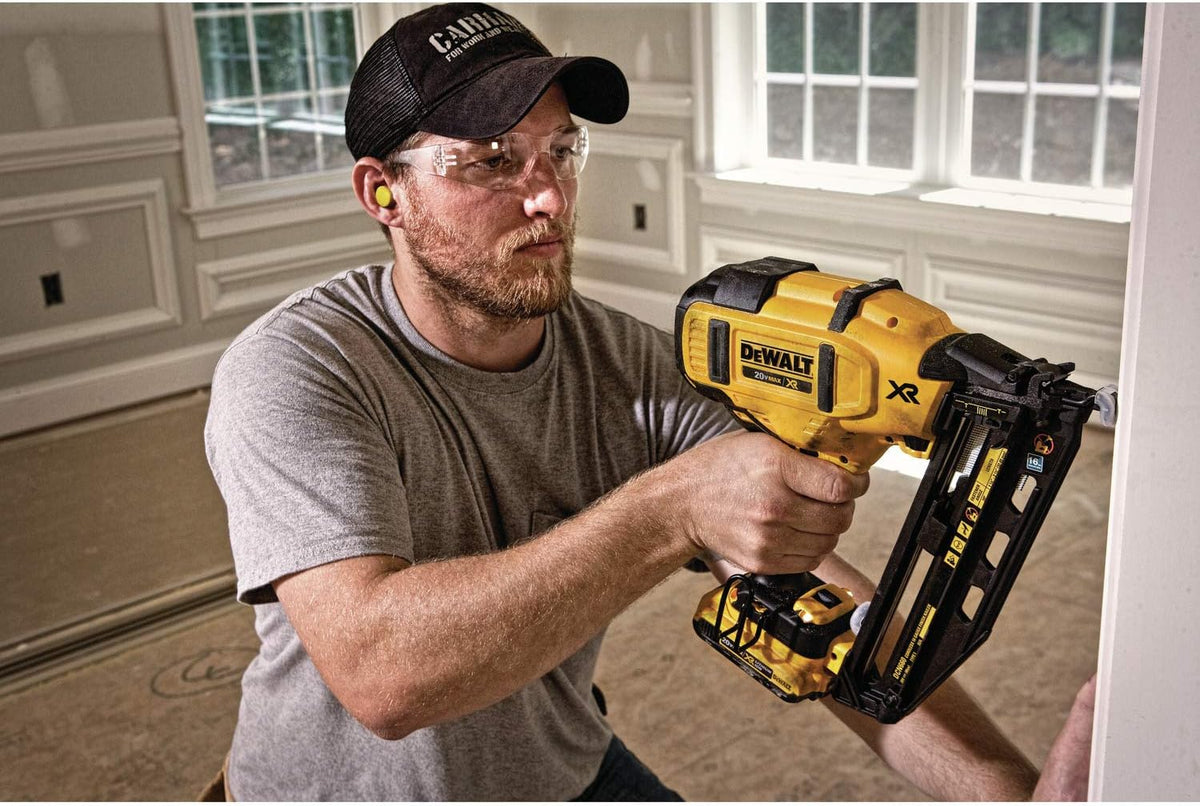 20V MAX XR Angled 16GA Finish Nailer C582