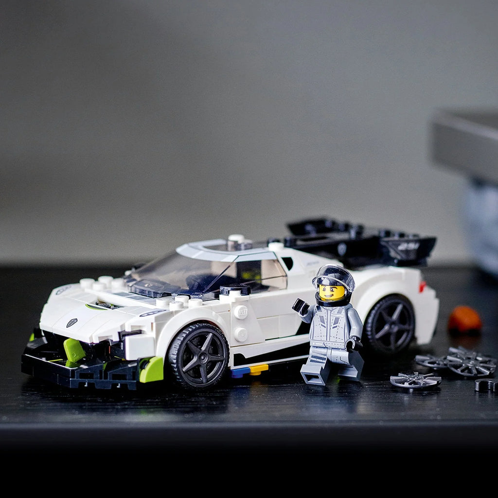 White Racing Car Building Set X10611