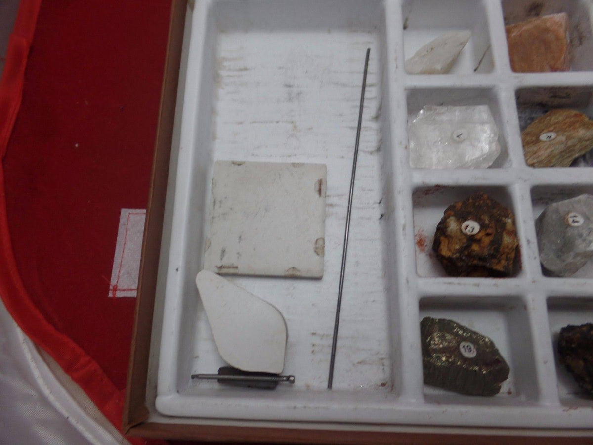 Set of 20 Rock Samples Mineral Identification Kit K256