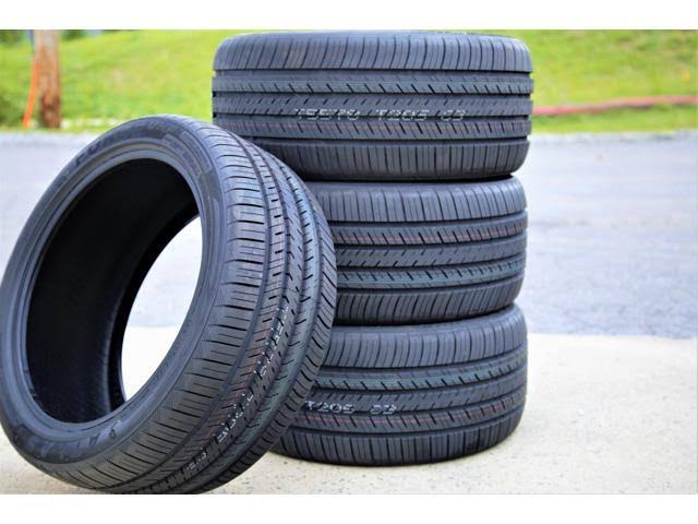 285/45R19 111W XL High Performance All Season Tire U8076