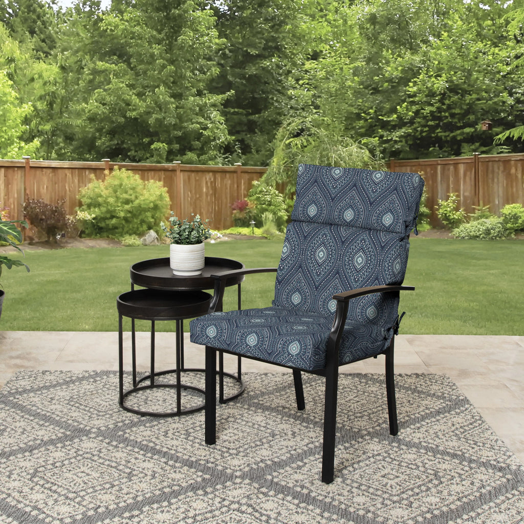 Red Medallion Outdoor Chair Cushion N8188